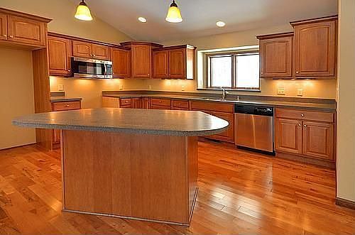 3rd image of W196N11546 Shadow Wood Dr