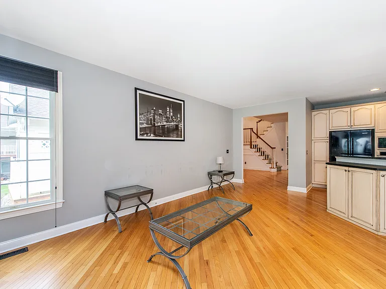 Briar Ct — Photo 11