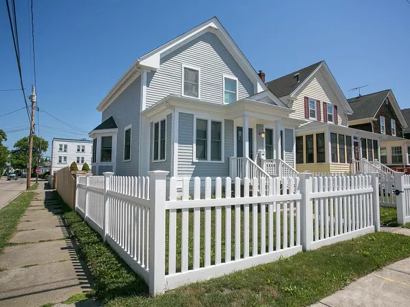 17 Eastnor Rd, Newport, RI 02840