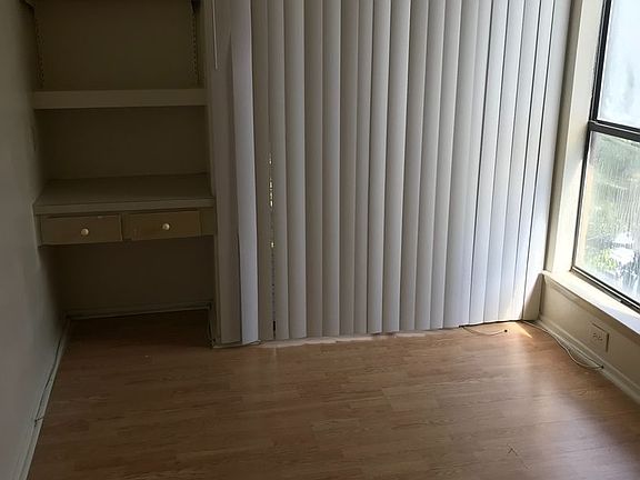 5th image of 612 Park Pl APT 305