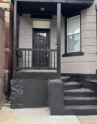 2nd image of 184 Hickory St Floor 1