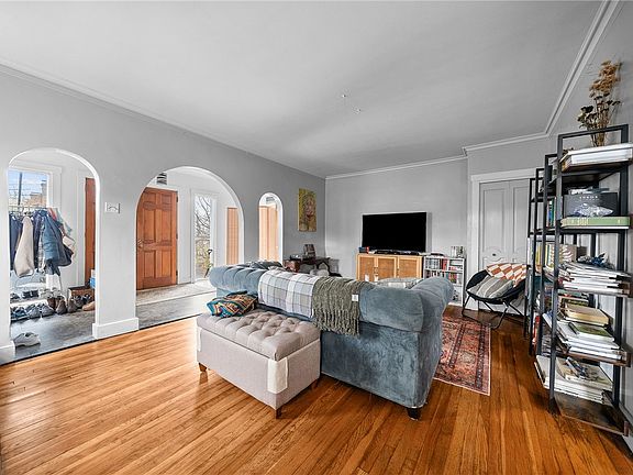 3rd image of 1822-1824 Shaw Ave