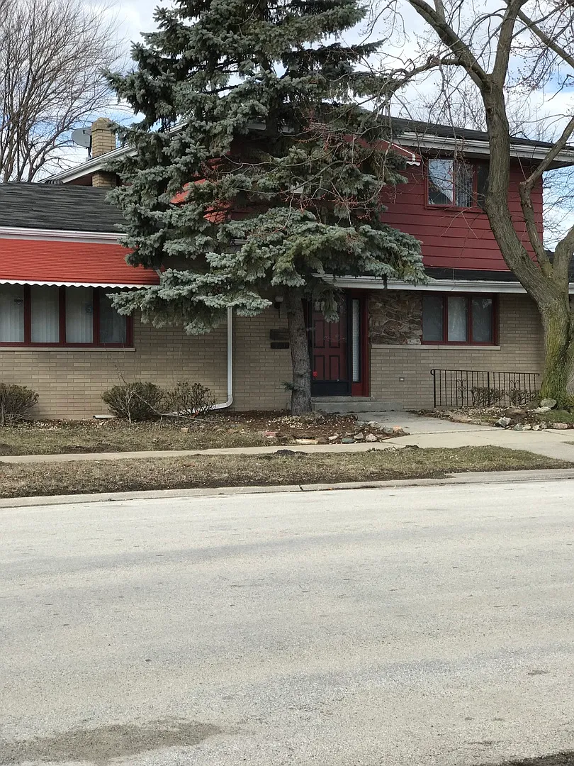621 Superior Ave photo 1