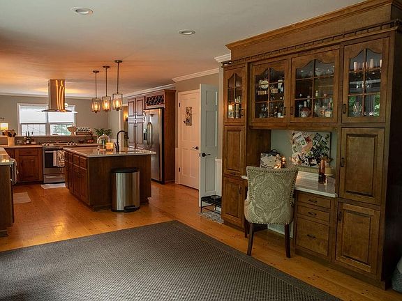 4th image of 134 Fireside Ln
