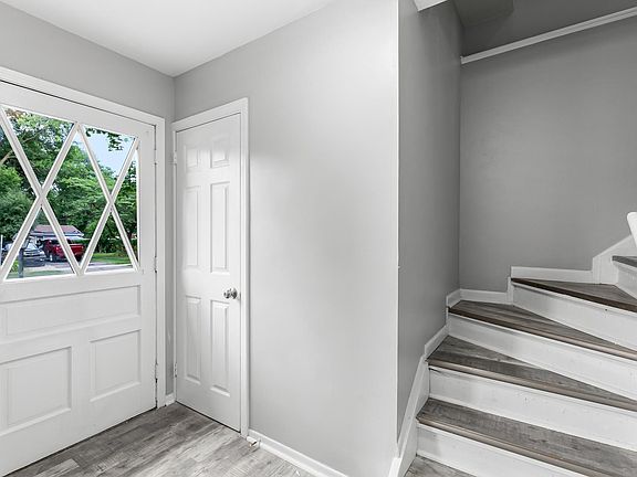 4th image of 28765 Glasgow St