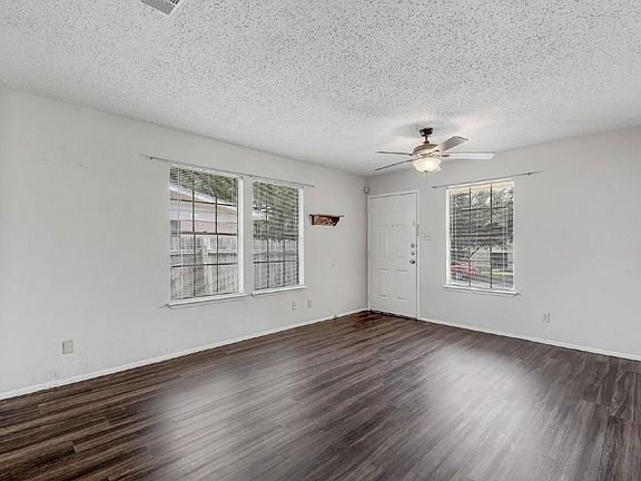 4th image of 4806 Russet Hill Dr