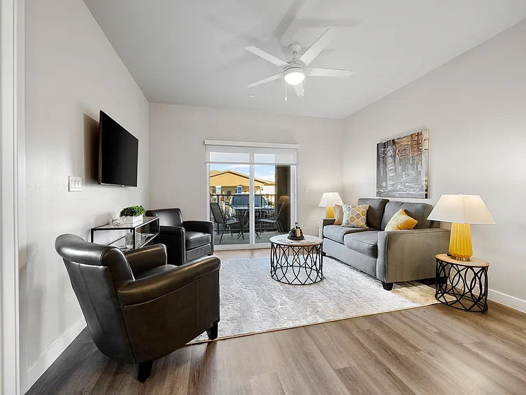 Granite Mountain Apartments — Photo 15