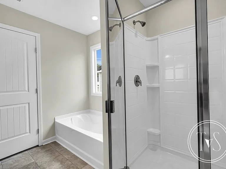 200 Alcove Ct — Photo 16
