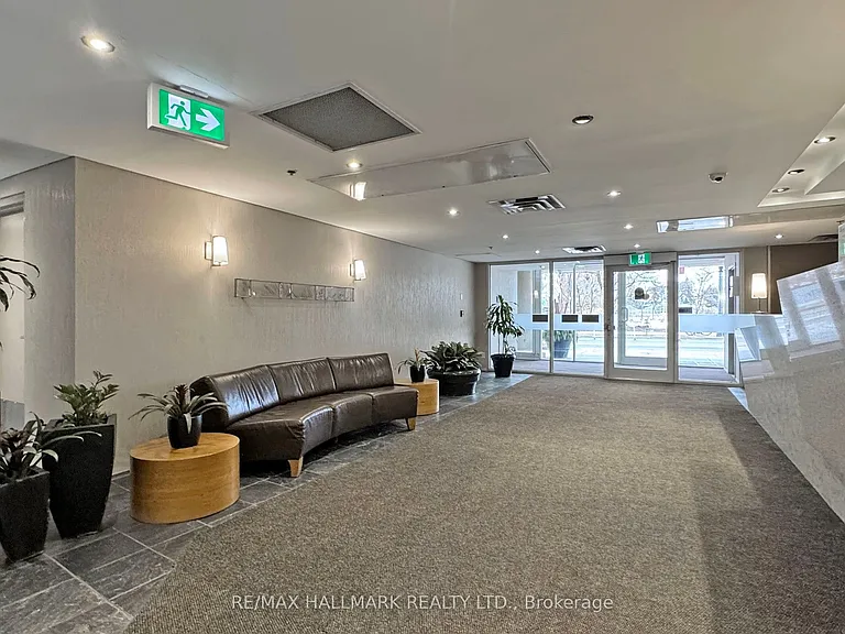 650 Queens Quay W #1121 — Photo 29