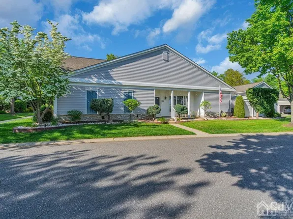 402 Harrier Dr, Monroe Township, NJ 08831