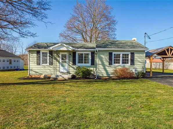 6813 Henkle Rd, Lyons, NY 14489