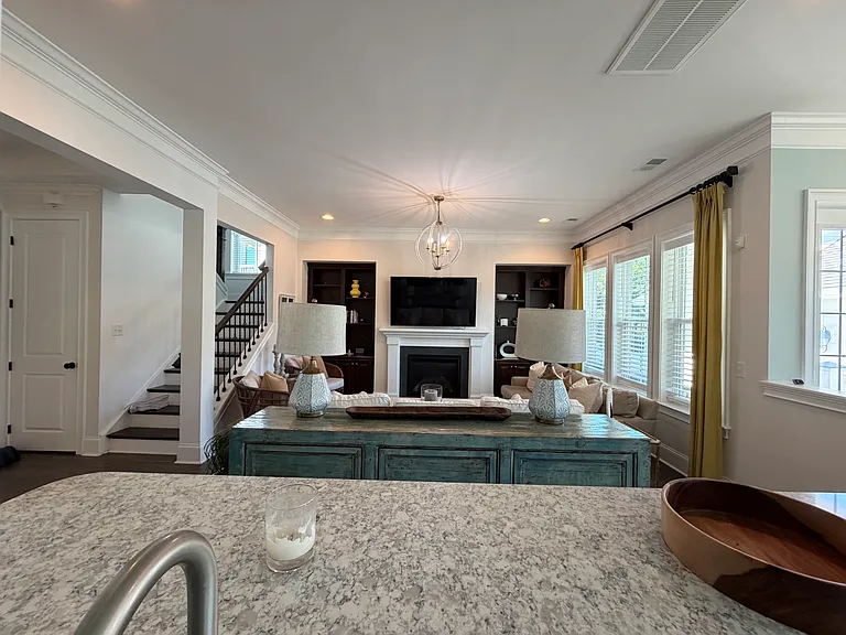 1542 Banning St — Photo 10