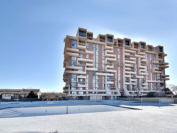 3rd image of 465 W Dominion Dr Unit 504