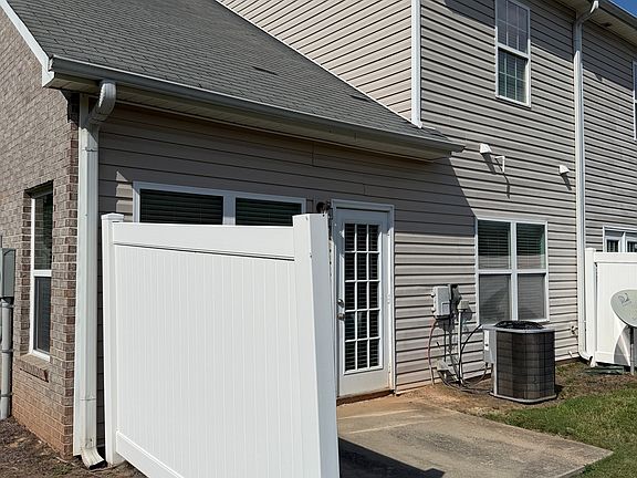 3rd image of 2555 Flat Shoals Rd APT 1705