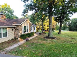 10527 Wildwood Dr, Versailles, MO 65084