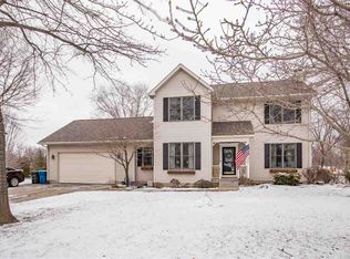 2916 Provence Ln, Muscatine, IA 52761