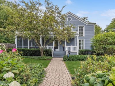 437 N Green Bay Rd, Lake Forest, IL, 60045