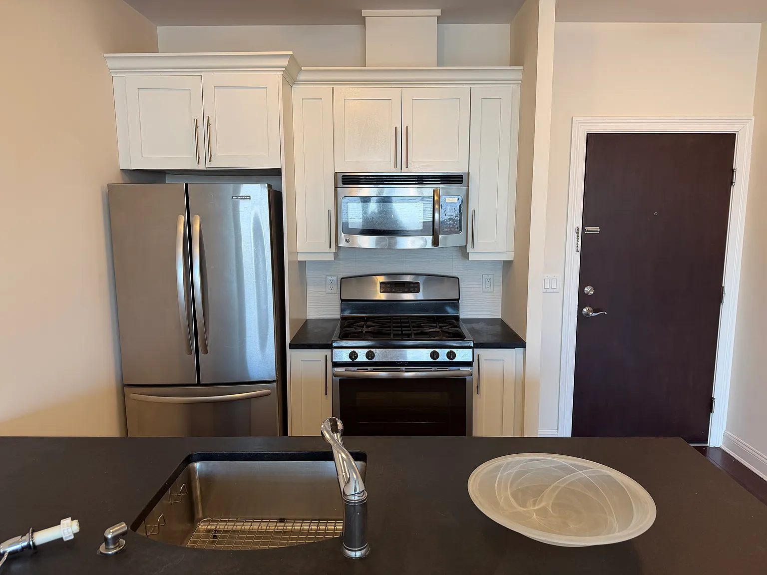 1 bed, $2,475 — Photo 3