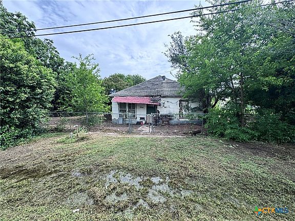 3rd image of 304 E Prairie Ave