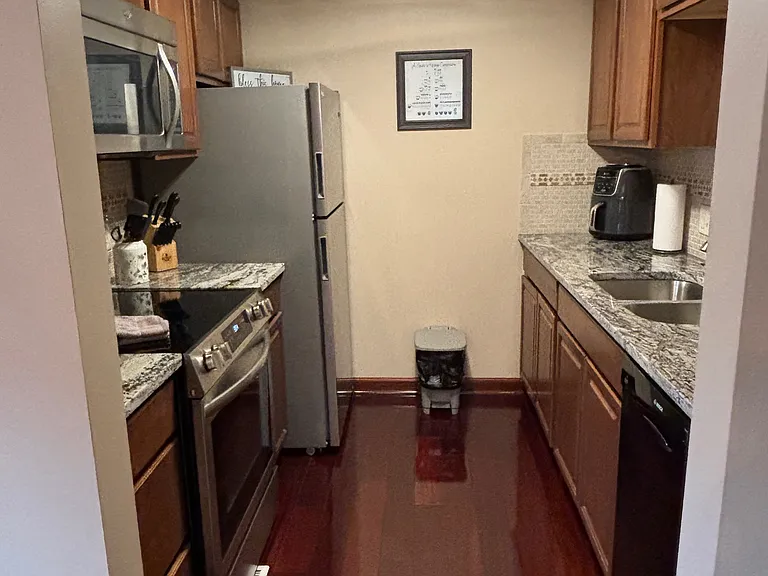 20 Guilford Ln #8 — Photo 7