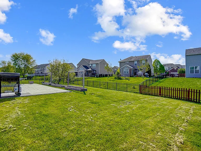 1442 Observatory Dr — Photo 42