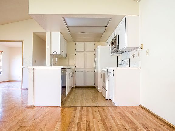 Refurbished Kitchen. New cabinets and countertops