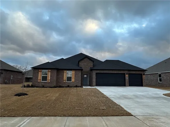 7004 E Sugarloaf St, Siloam Springs, AR 72761