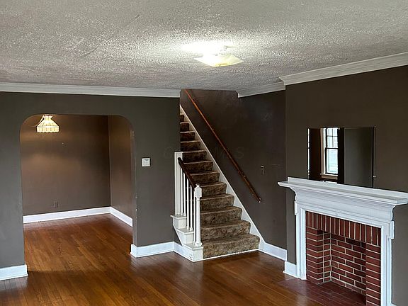 2nd image of 285 W Church St