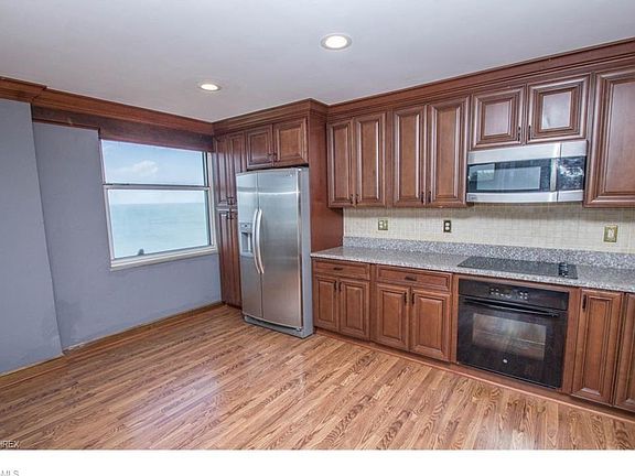 5th image of 11850 Edgewater Dr APT 511
