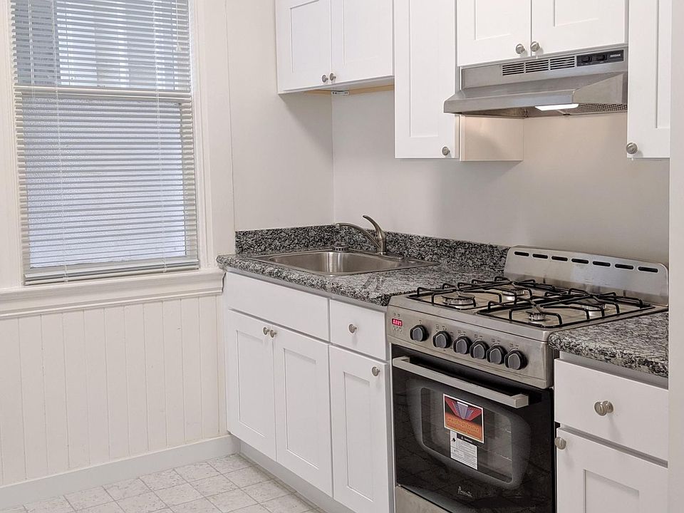 1st image of 179 Oak St APT T