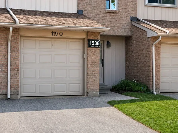 1538 Lancaster Dr #119, Oakville, ON L6H 2Z3