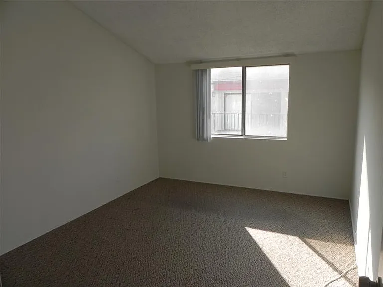 3565 Linden Ave #365 — Photo 9