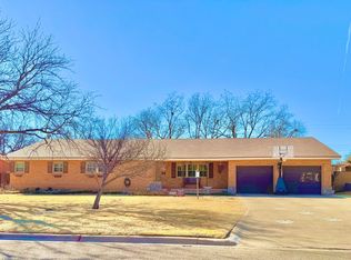 1305 Borger St, Plainview, TX 79072