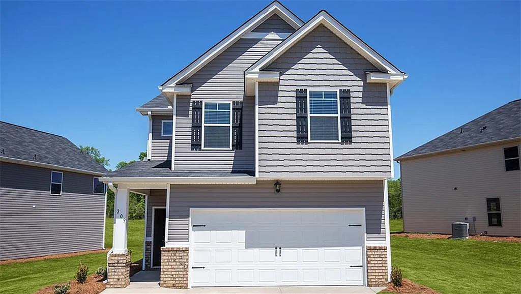 221 Emporia Loop photo 1