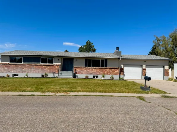 803 Eisenhower St, American Falls, ID 83211