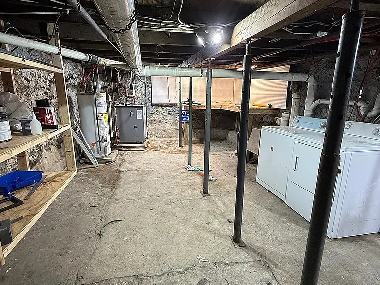 169 E Pine St — Photo 17
