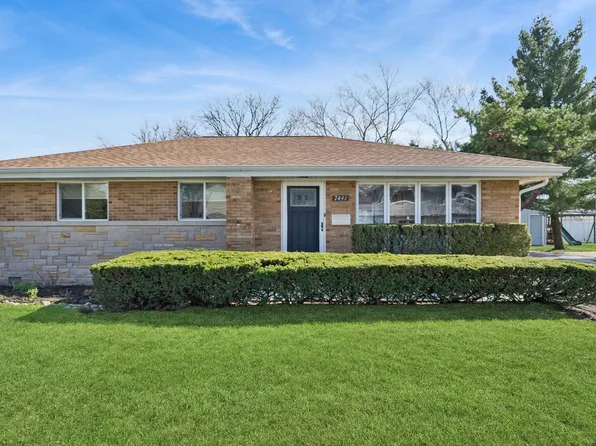 7441 Lake St, Morton Grove, IL 60053