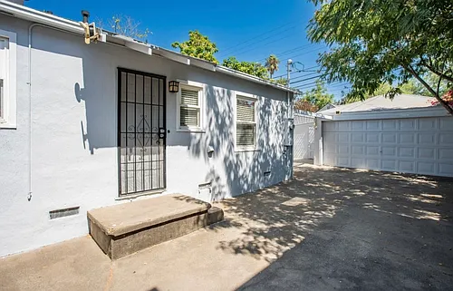 4717 V St Photo 1
