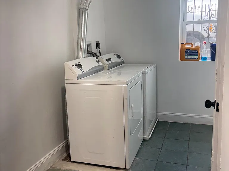 225 Missouri Ave NW — Photo 30