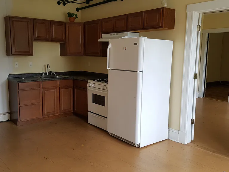 843 Main St #E — Photo 5