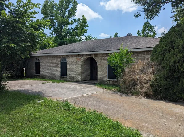 2509 N Prairie Creek Rd, Dallas, TX 75227