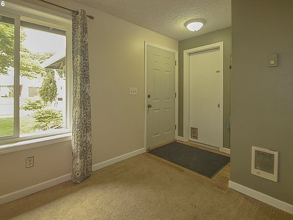 4th image of 8807 NE 140th Ave