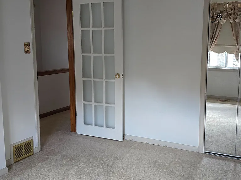 49 Algoma St — Photo 21