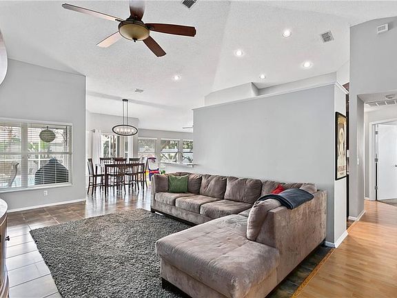 4th image of 1019 Oceanbreeze Ct