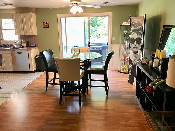 2nd image of 219 Twin Lakes Dr