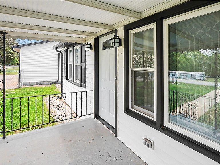 Listing photo 4
