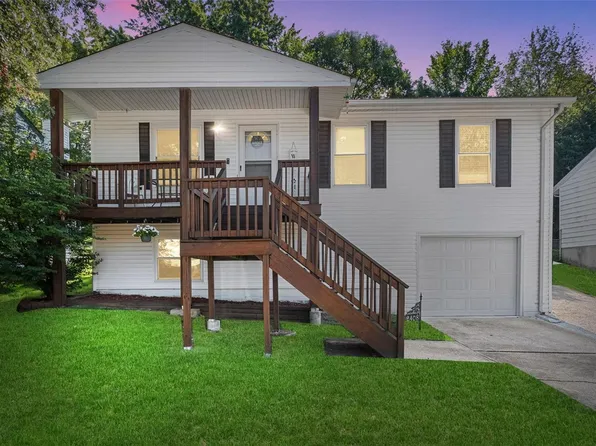 2408 Cambridge Rd, High Ridge, MO 63049