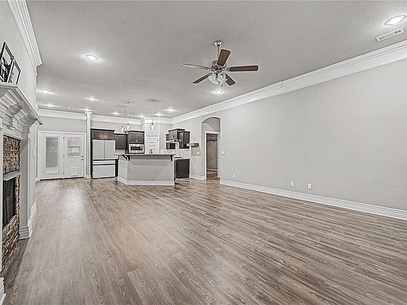 4th image of 950 Bob Glen Cir