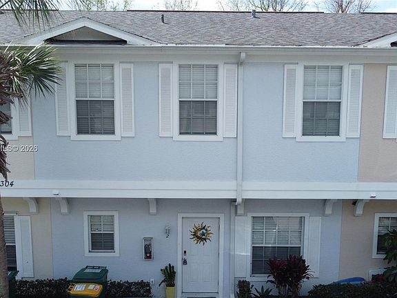 2nd image of 3304 Lisa Ln #102