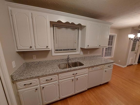 4th image of 763 Samantha Ln